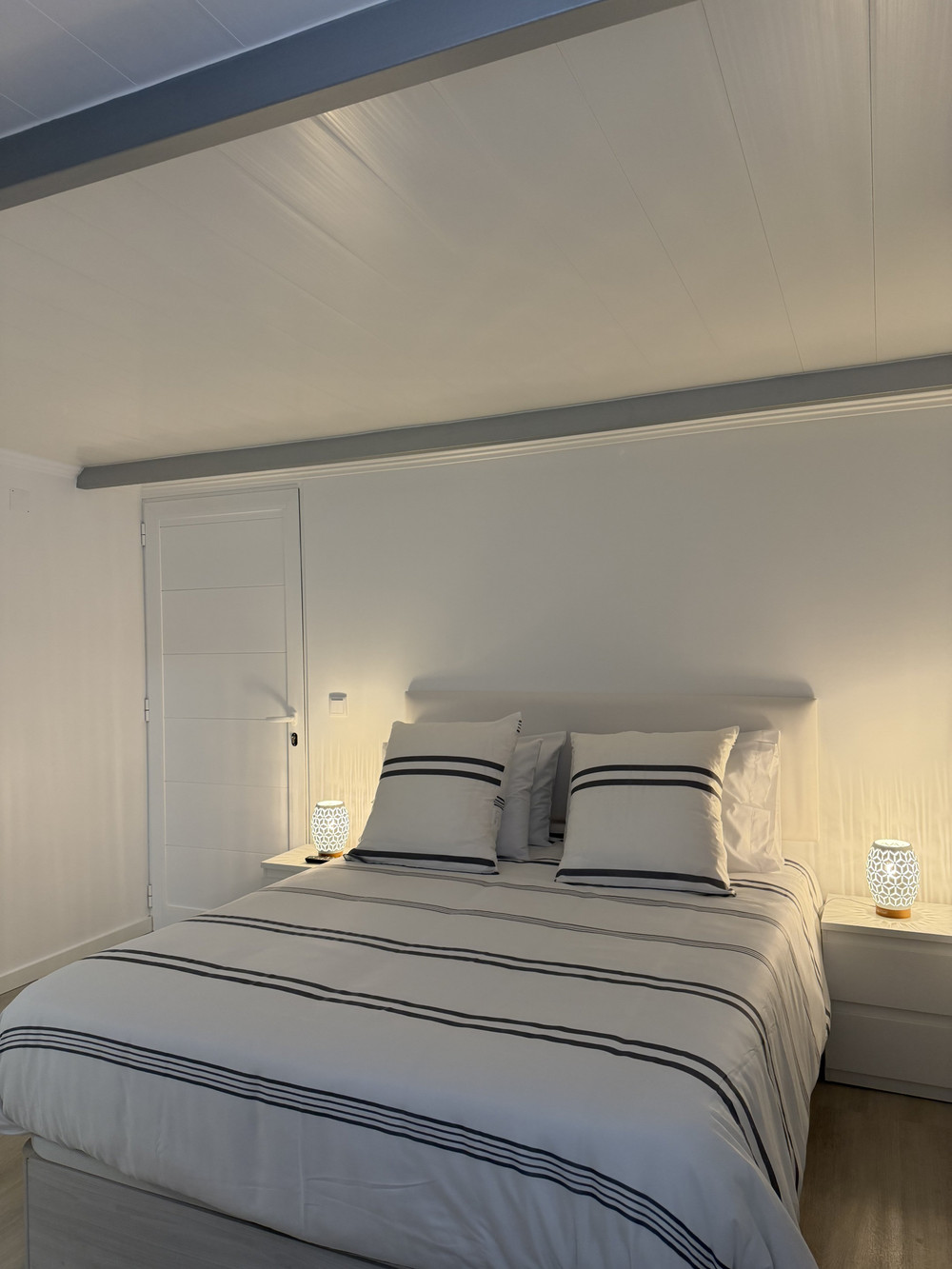 Machico Centre - Double bedroom with bathroom preview