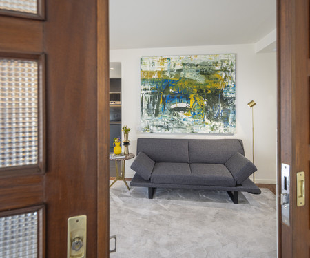 Sophisticated 1-bedroom flat, Aven Novas 2B