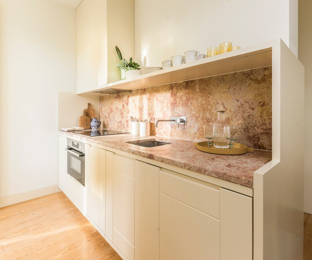 Full kitchen
