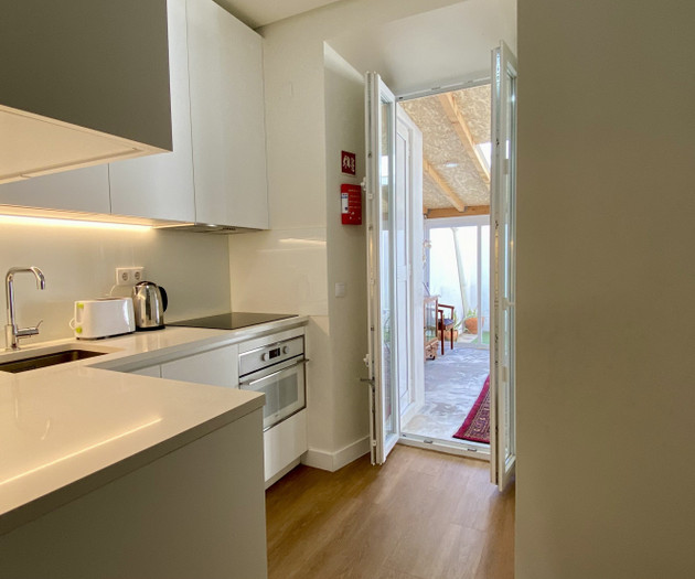 Apartamento com Pateo em Marvila, 2 wc e 2 salas