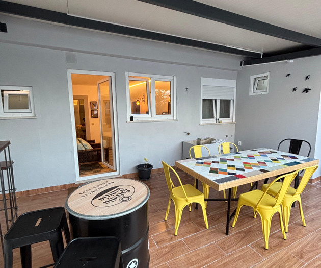 Outdoor dining terrace area