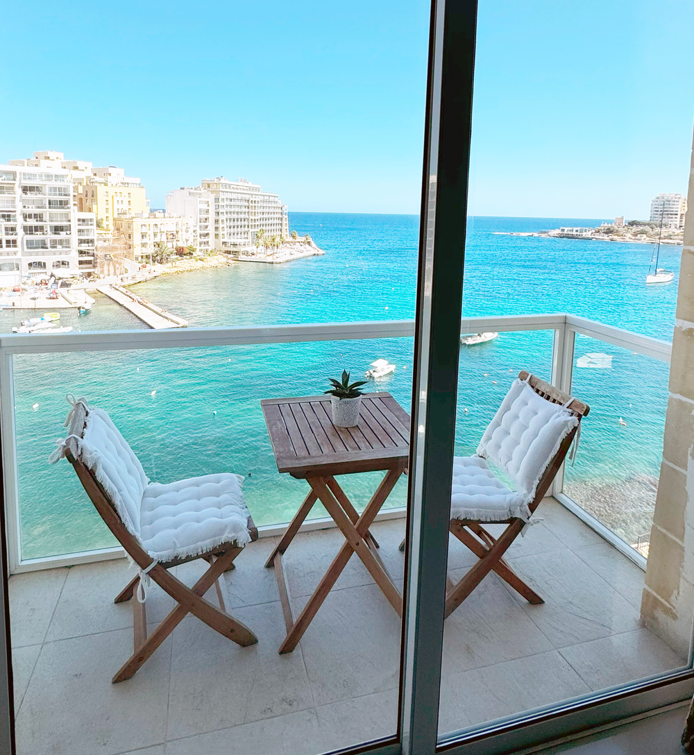 Seafront Dream Apartment in Best Location preview