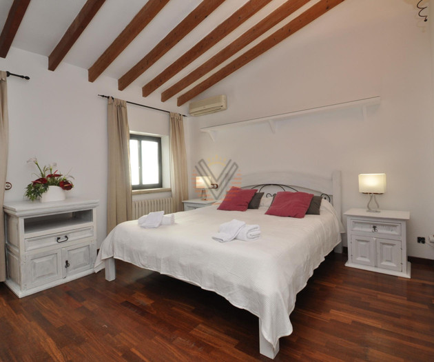 Es Convent, Charming restored town house in the wa