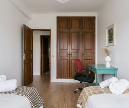 Central Setúbal apartment, quiet and bright