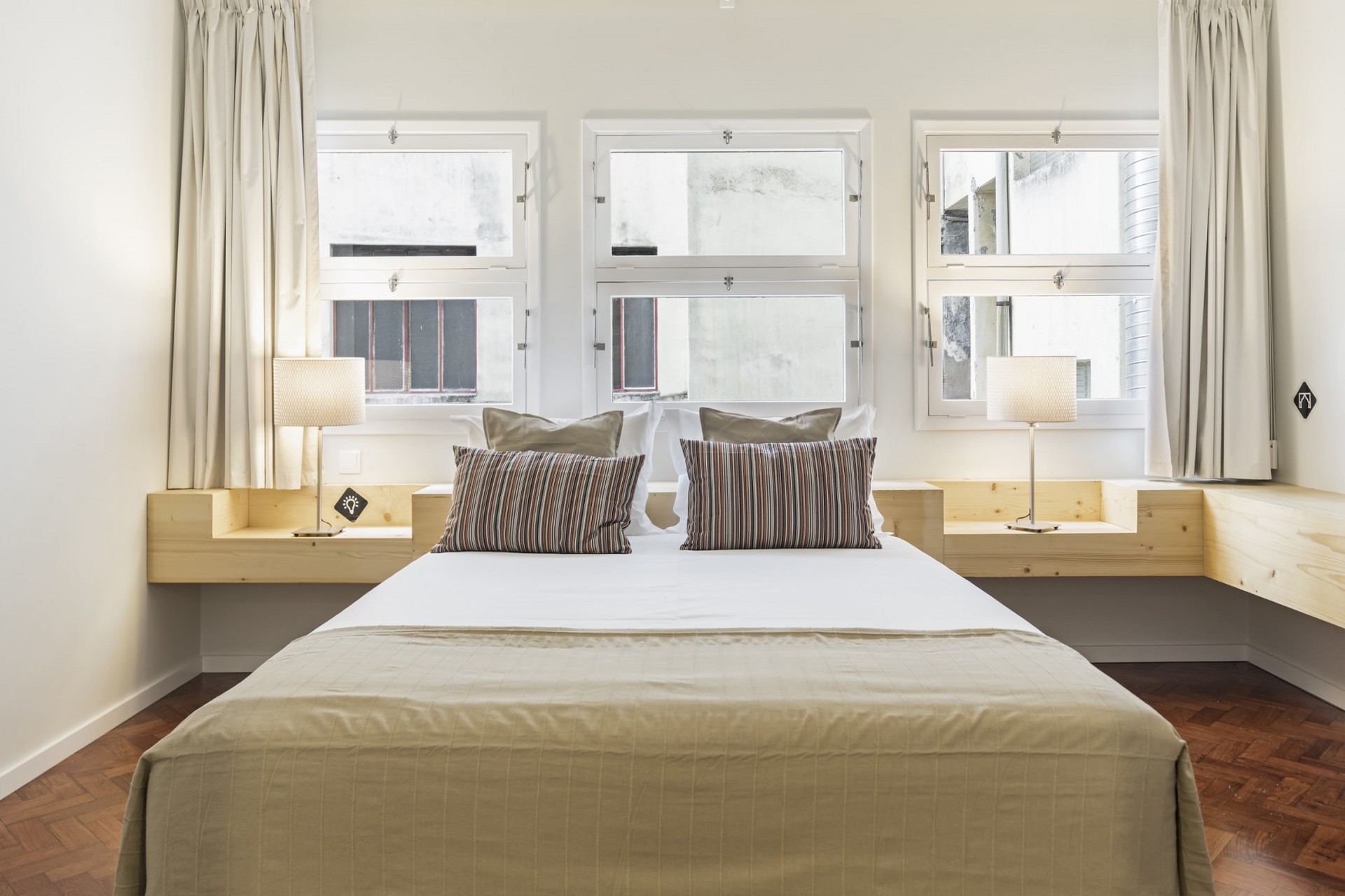 Bedroom with a double bed