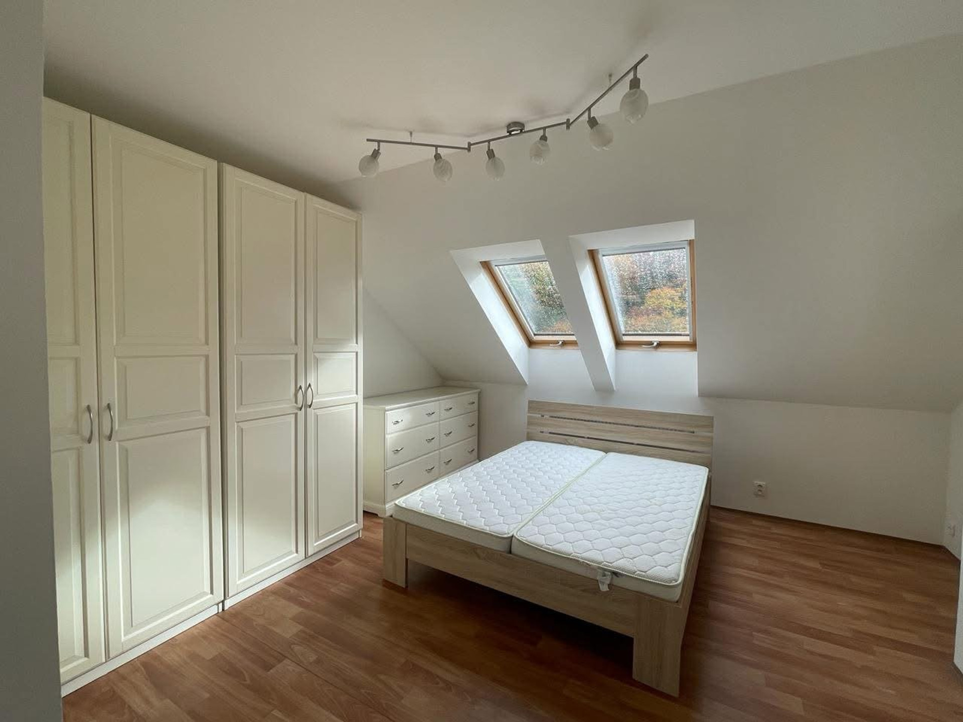 Ložnice 1