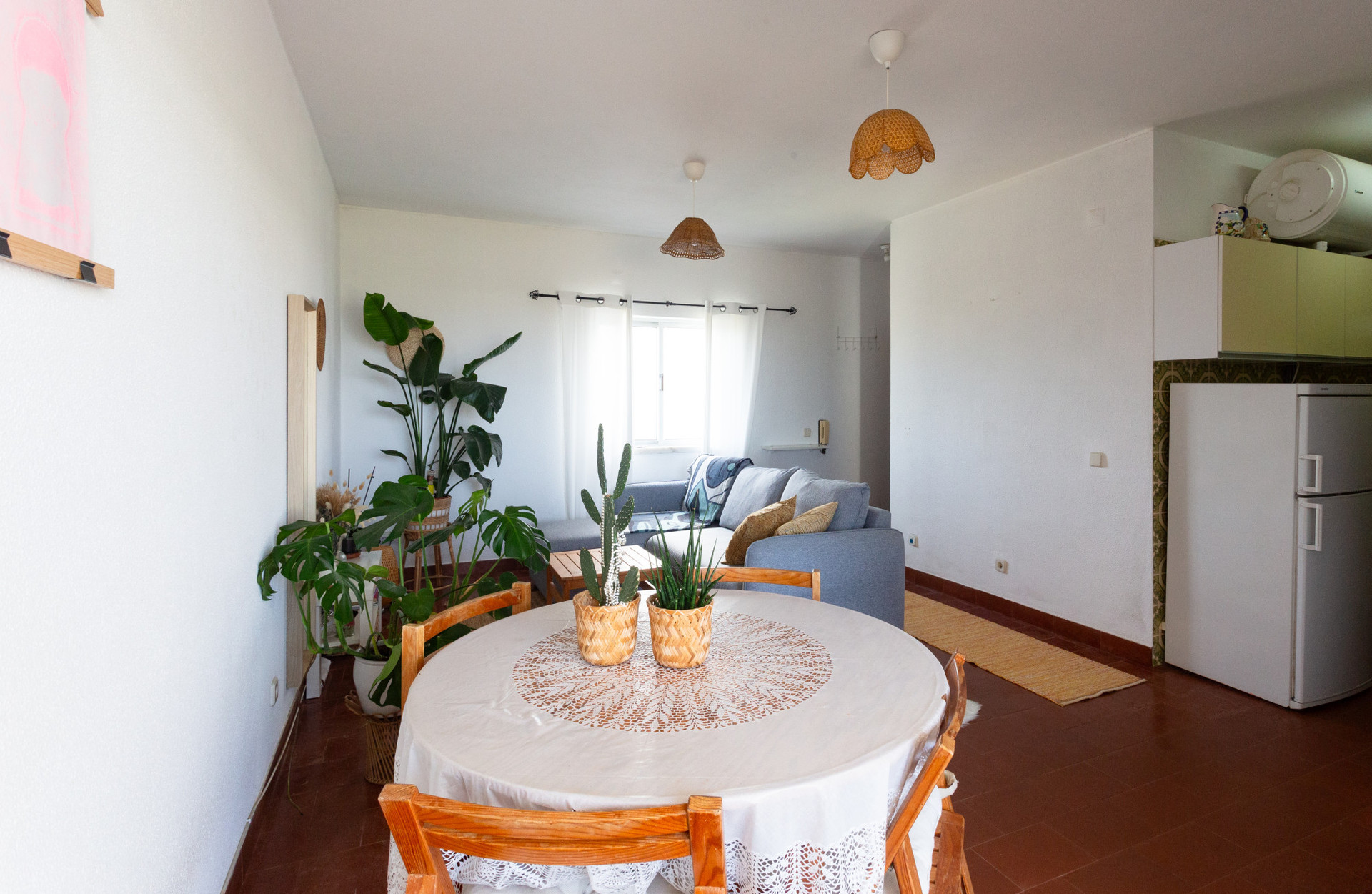 livingroom with dining table