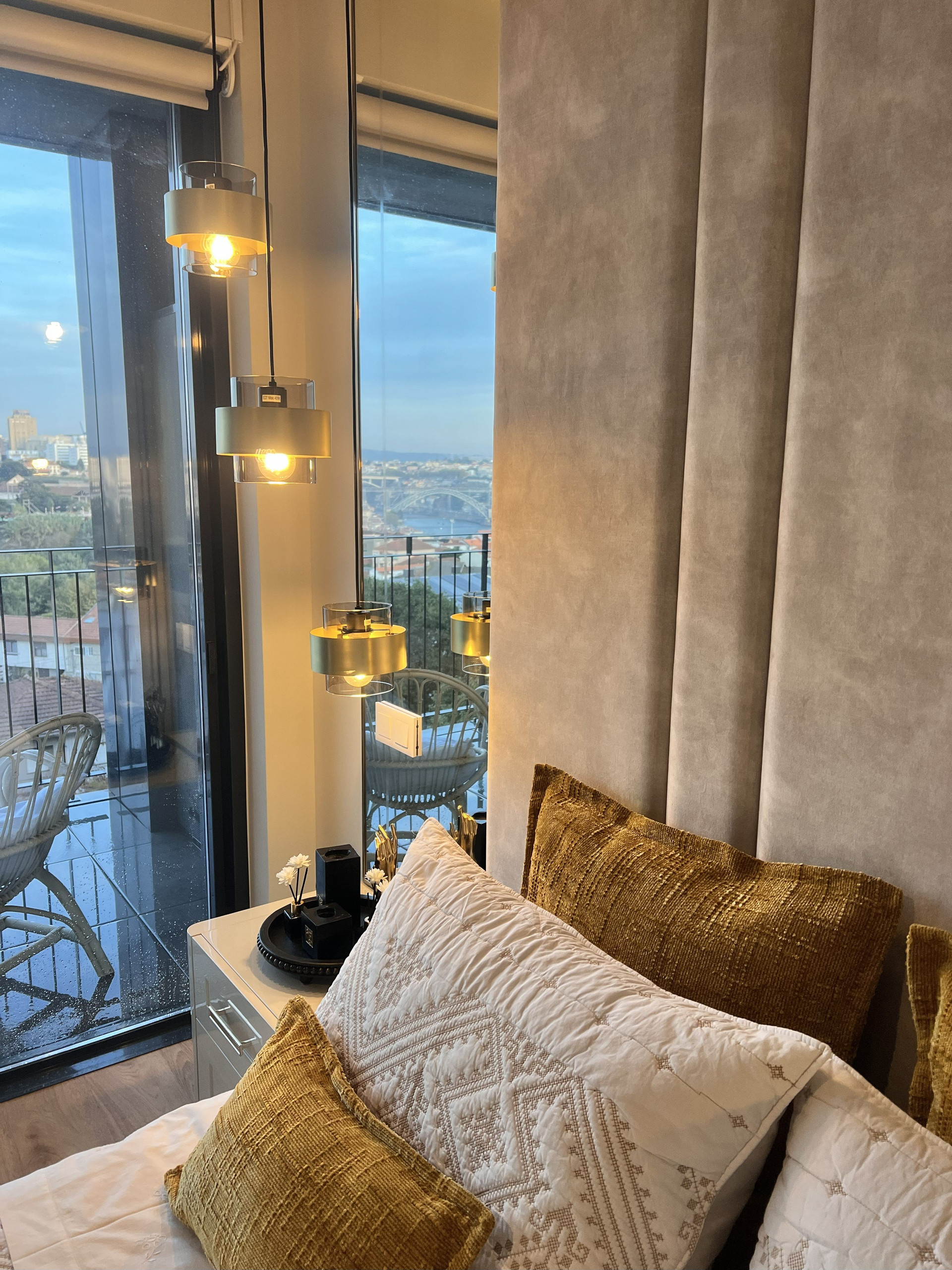 Detalhe com vista para Ponte D. Luiz - Porto