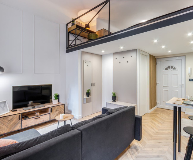 RK Apartment | A/C | Quiet | Central