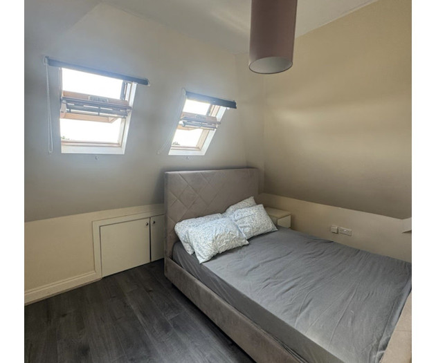 6 Guest Heart of london