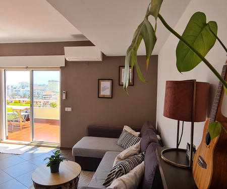 Sunny penthouse in Costa da Caparica