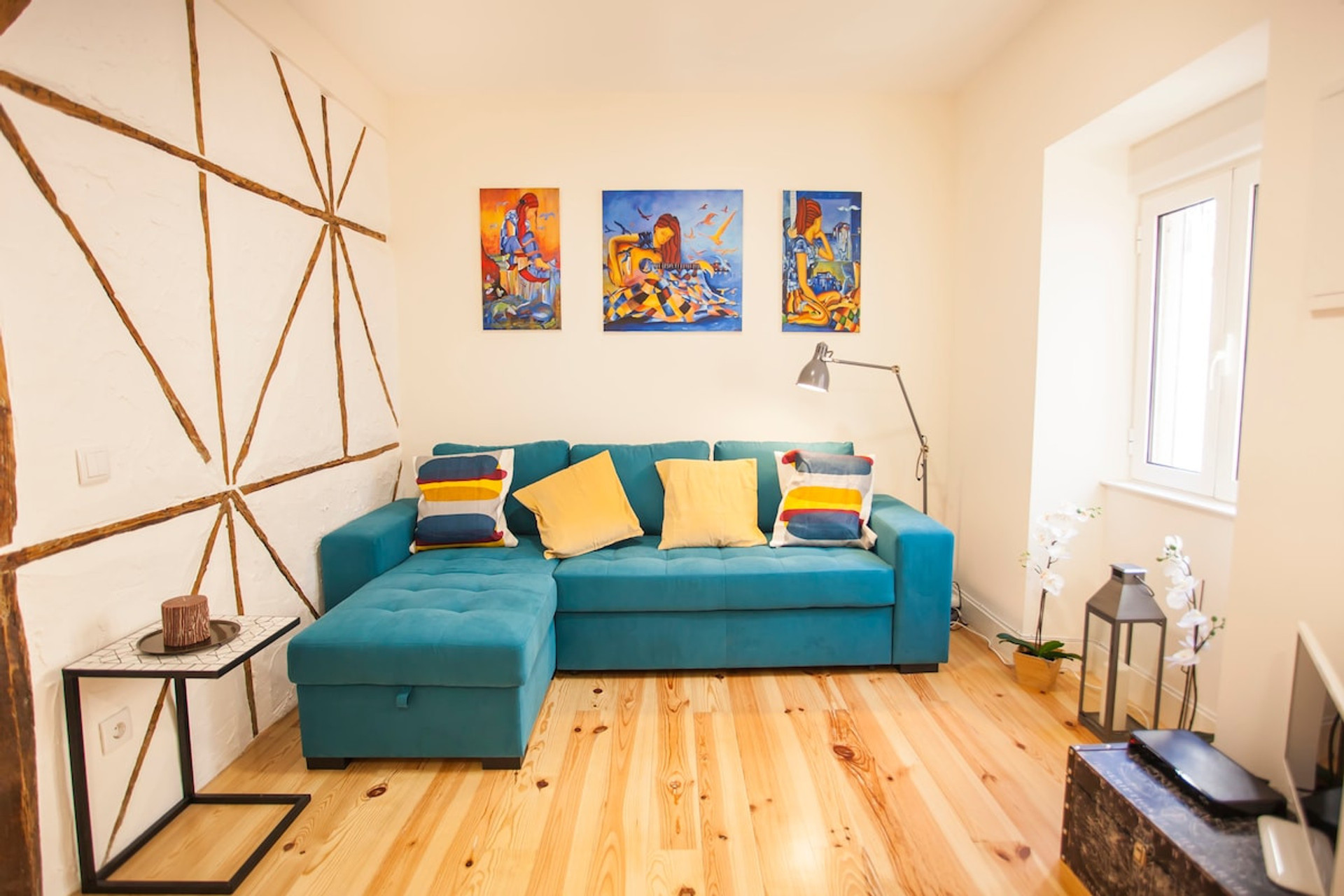 Living room image 1