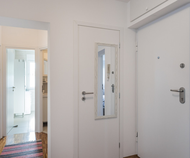 Spacious 2BDR Apartment - FREE PARKING
