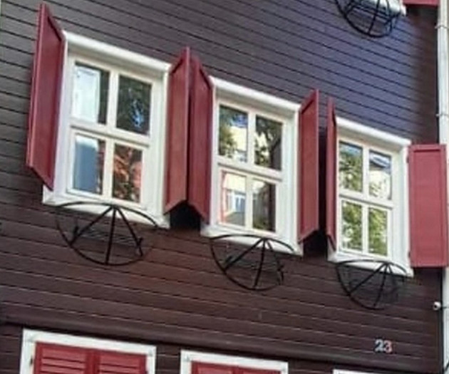 Newly-renovated apartment 2