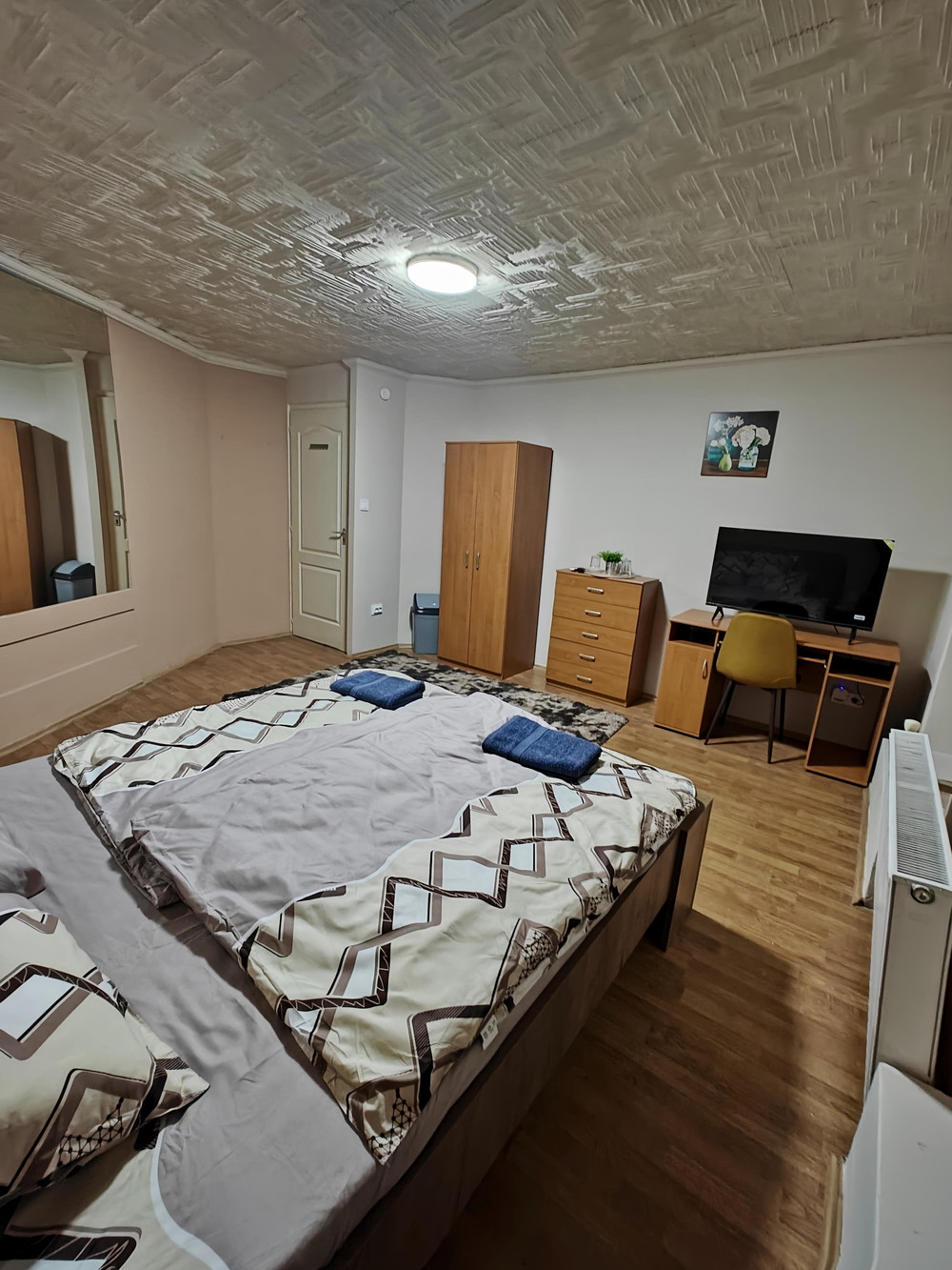 City Center (Corvin): Cozy 3 bedroom flat preview