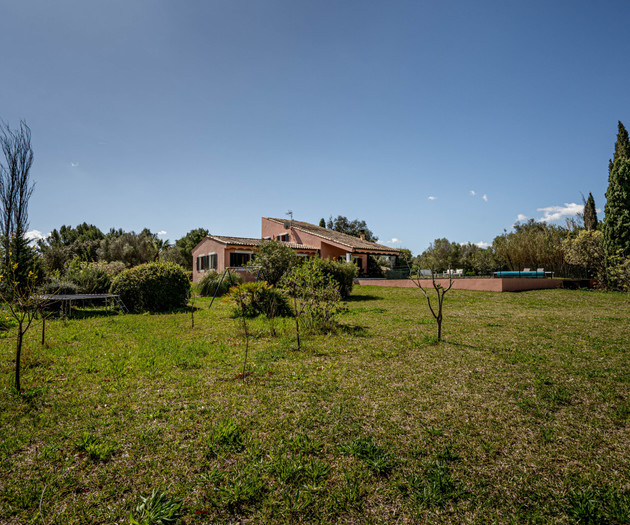 Unique Room in 340m2 VillaBetween sea and mountain