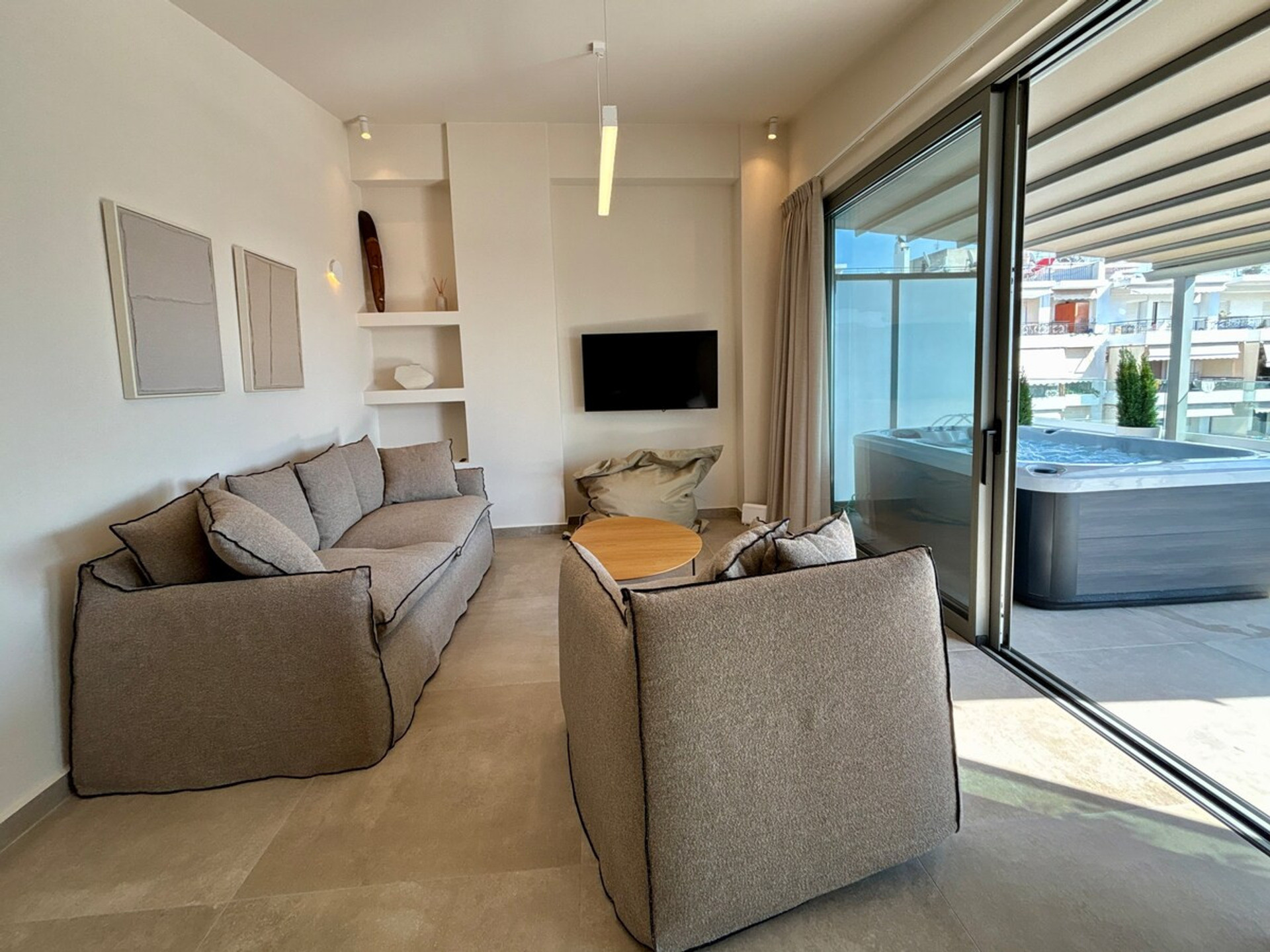 Living room image 5