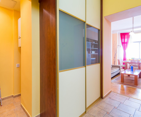 Quaint Colourful Apartment in City Center