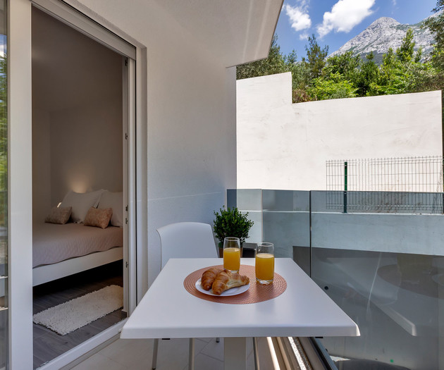 Grey - Central Makarska