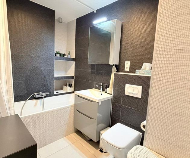 3 Bedroom Penthouse & big Roof top terrace :)