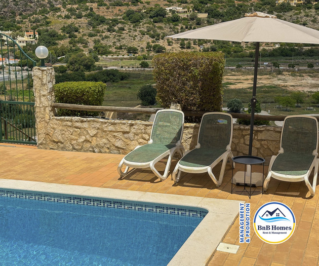 Villa Verde - 4 bedrooms, Marina view, pool & BBQ