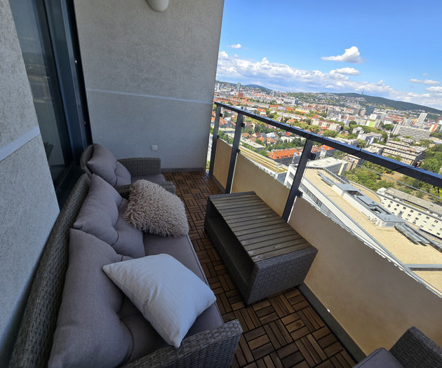 City-View stay near Nivy & Downtown
