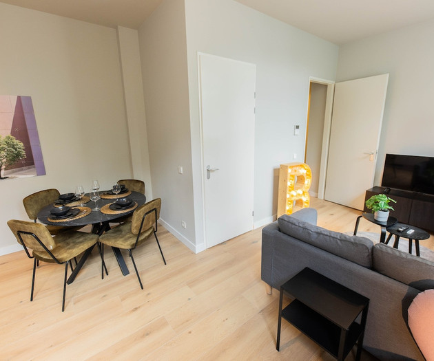 Luxurious Dowtown 3BDR Apartment WS