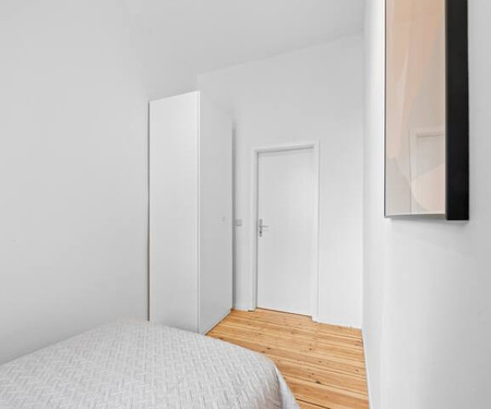 Functional 4-bedroom-apartment in Berlin