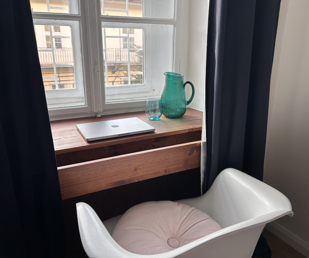 Stylish 1.5-BR Apartment in an Excellent Location