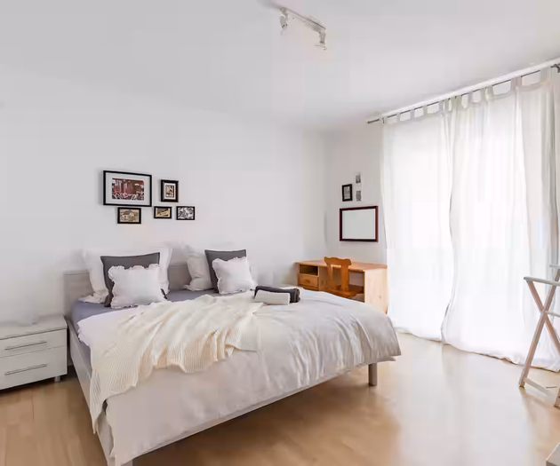 Cozy Apartment with Sea View