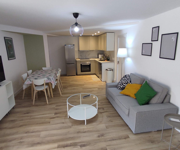 Double bedroom with private bathroom