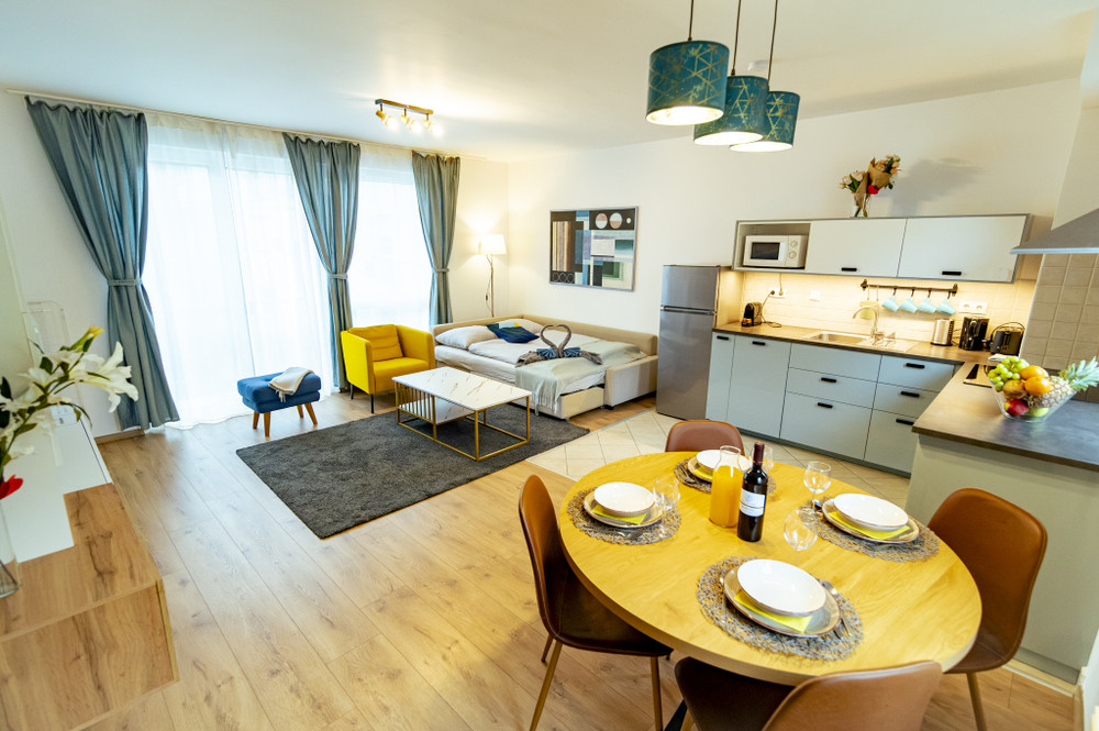 FEEL HOME DELUXE with private PARKING preview