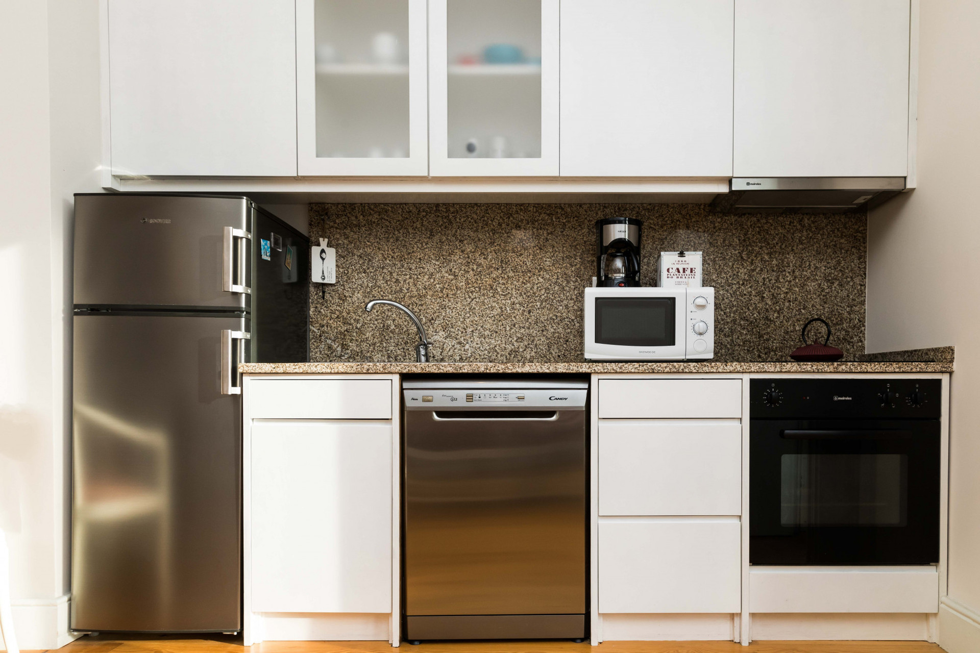 Kitchenette and dinning area