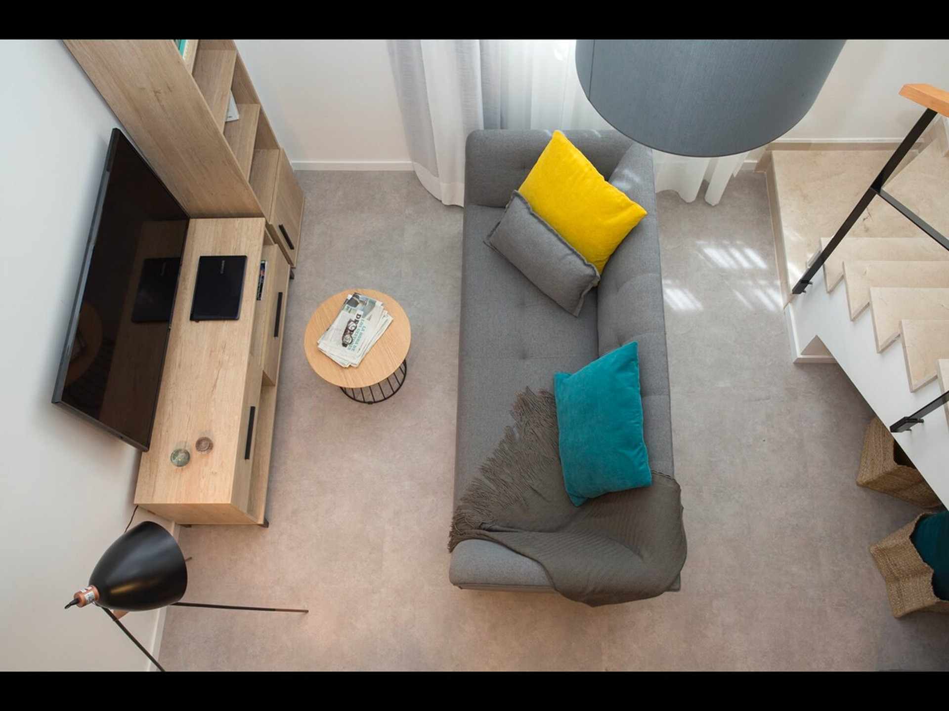Living room image 1