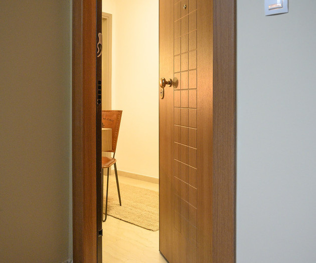 Modern Stone Suite: 1Gbps Fiber & Space for 6