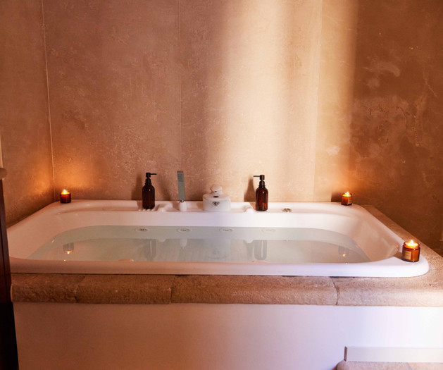 Charming Home with Terrace  & Jacuzzi in PUGLIA