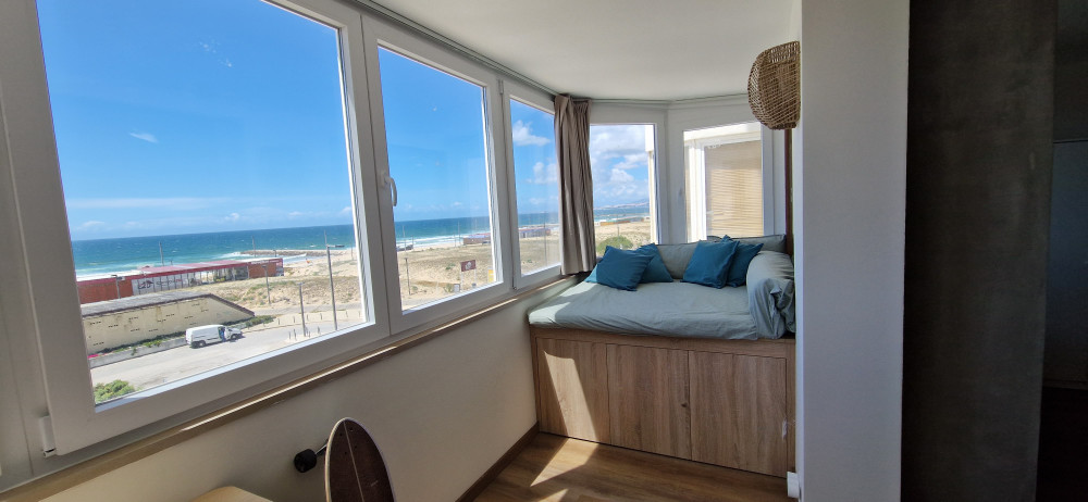 Beach Apartment with 180° Ocean View