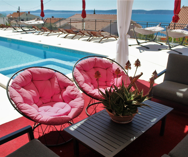 Family apartment with sea view, heated pool 7