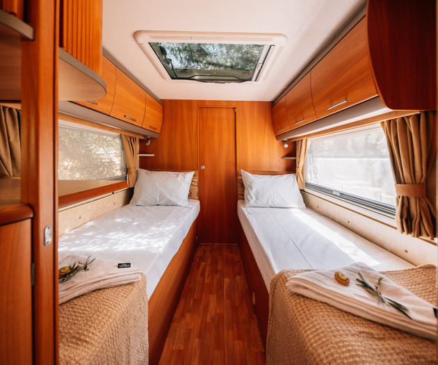 Twin beds with skylight