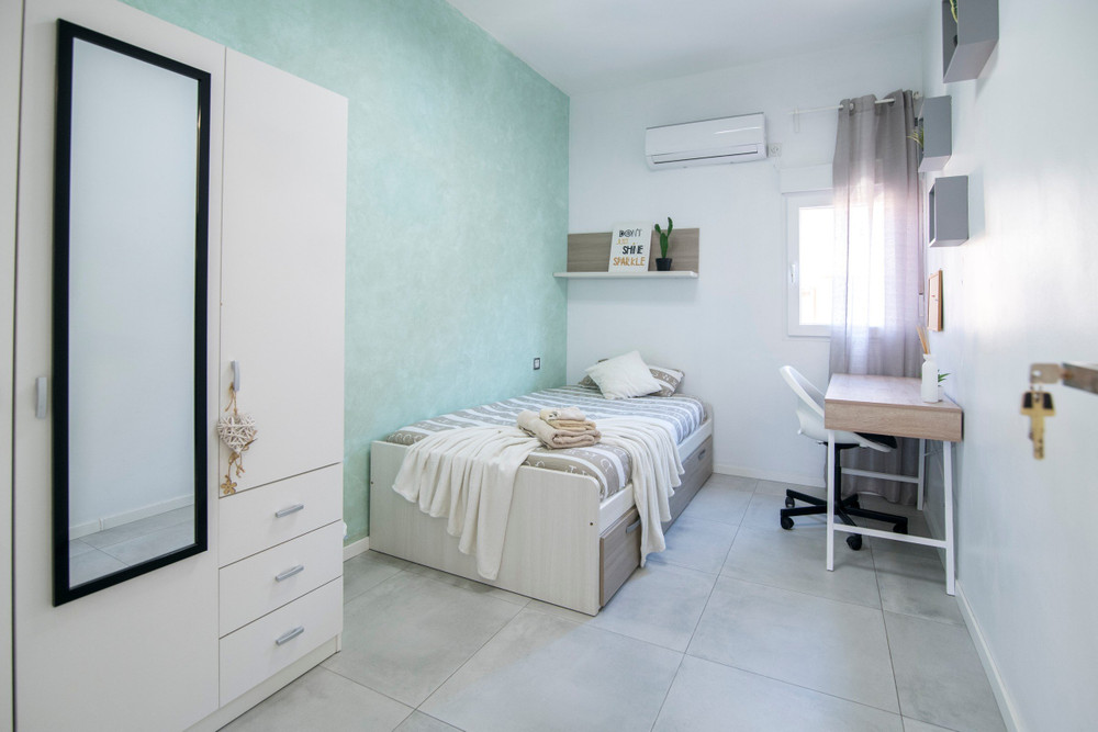 SleekLofts Affordable Single Room near Malvarrosa preview