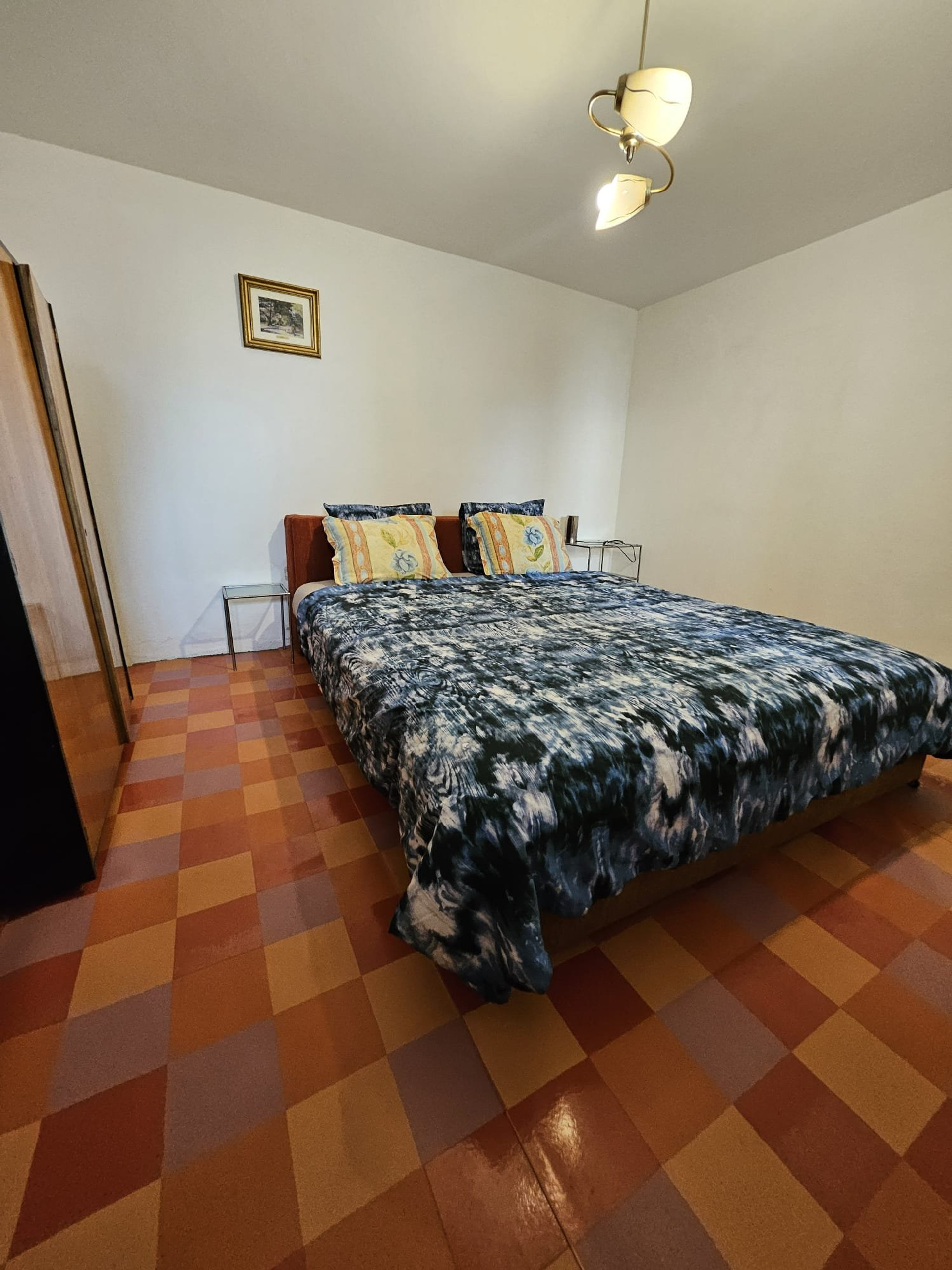 Bedroom with double bed