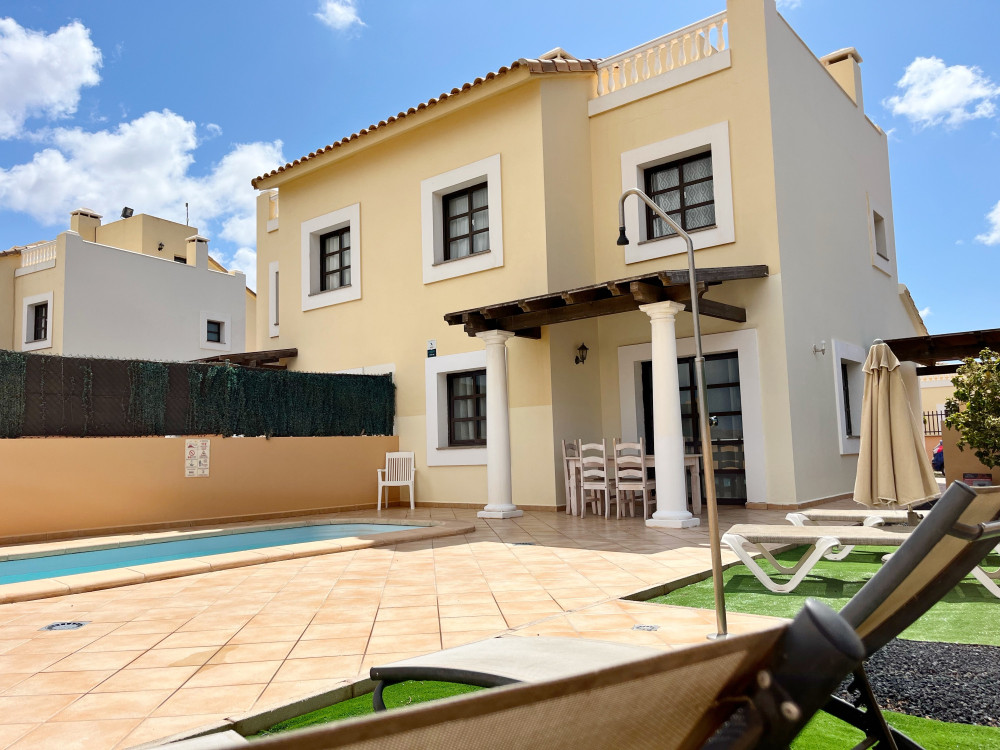 Beautiful villa with private pool in Corralejo