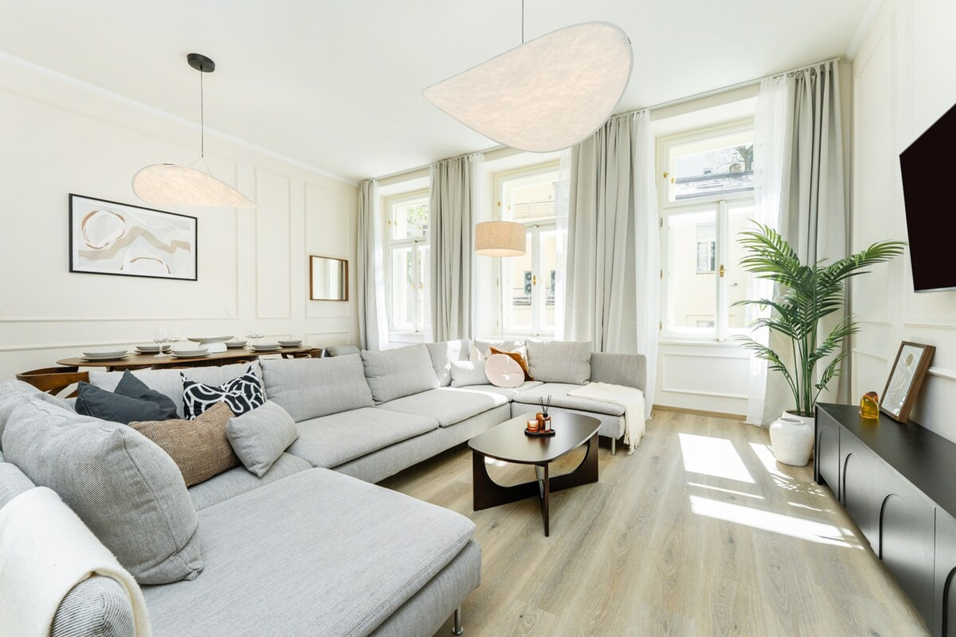 Living room image 4