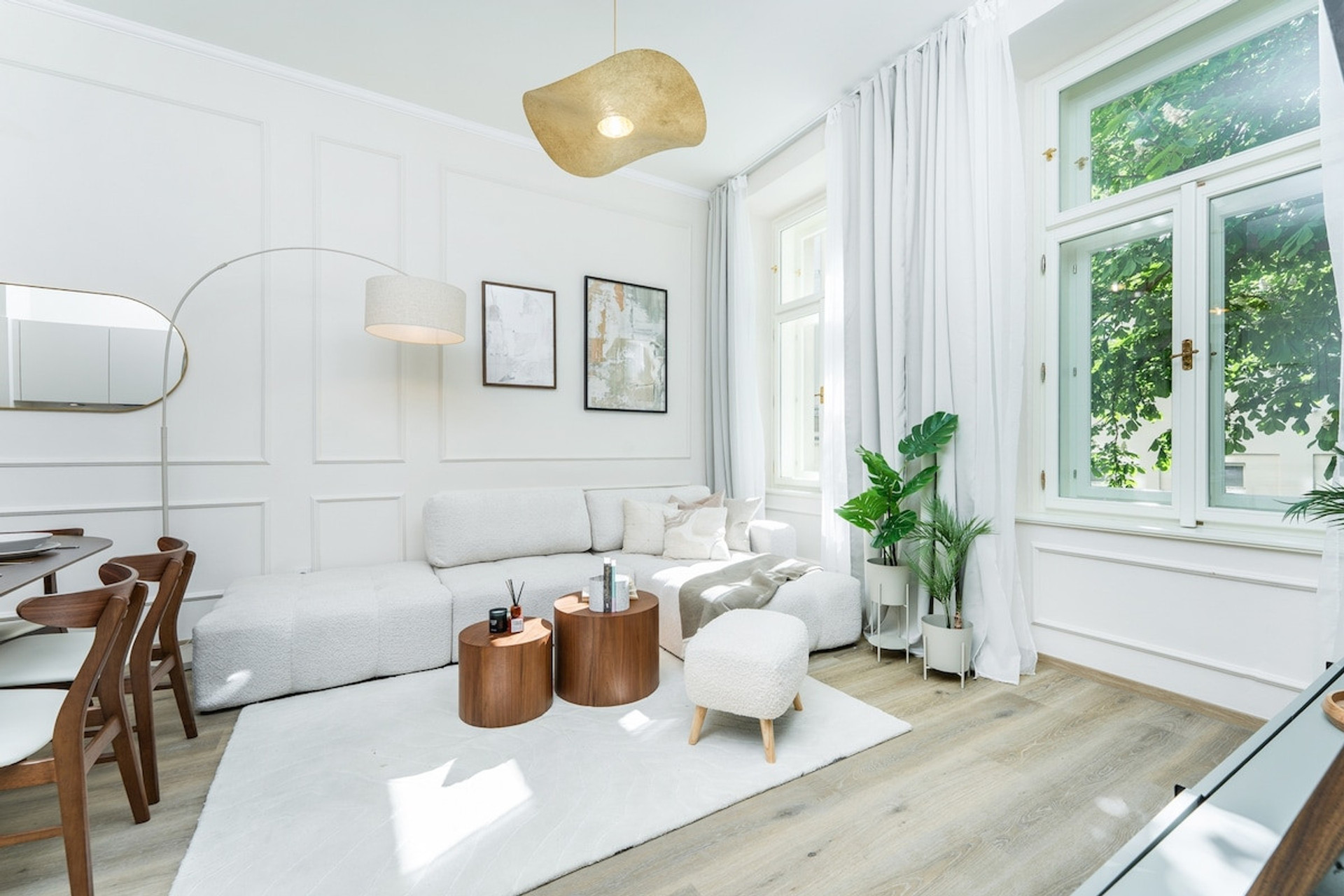 Living room image 1