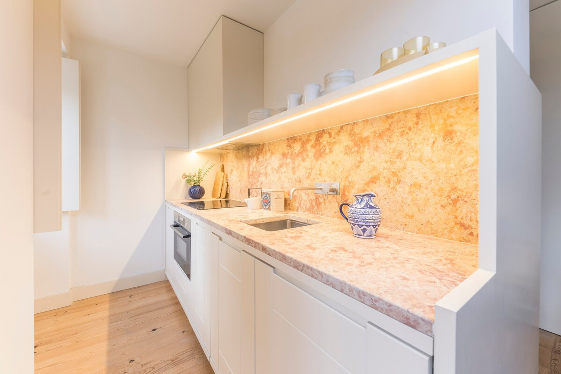 Full kitchen