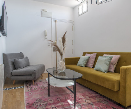 Guernica I- Spacious apartment in Atocha area