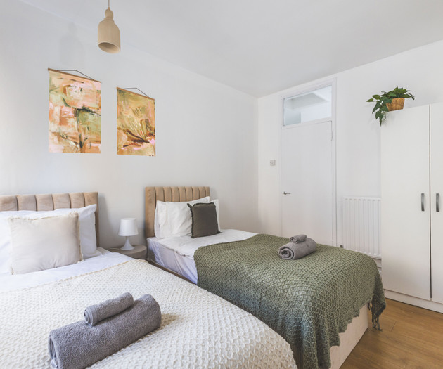 Tower Bridge 2 Bedroom Flat | Sleeps 5 | Great