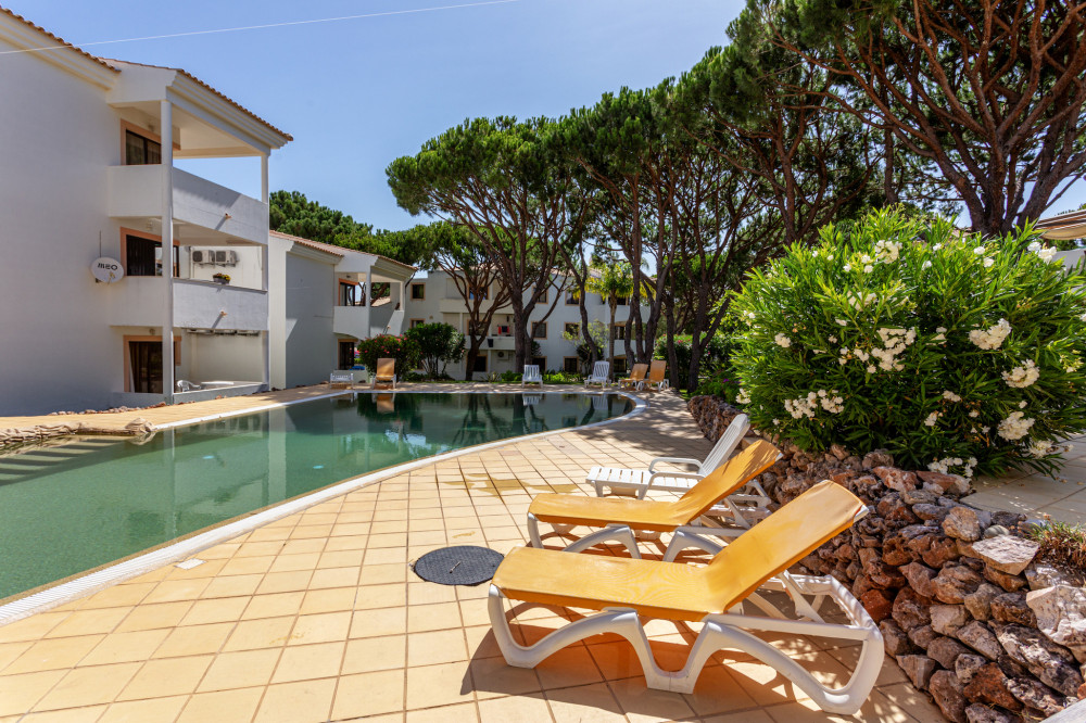 Fresh Sunny Flat w/ Pool & Terrace by Host Wise 