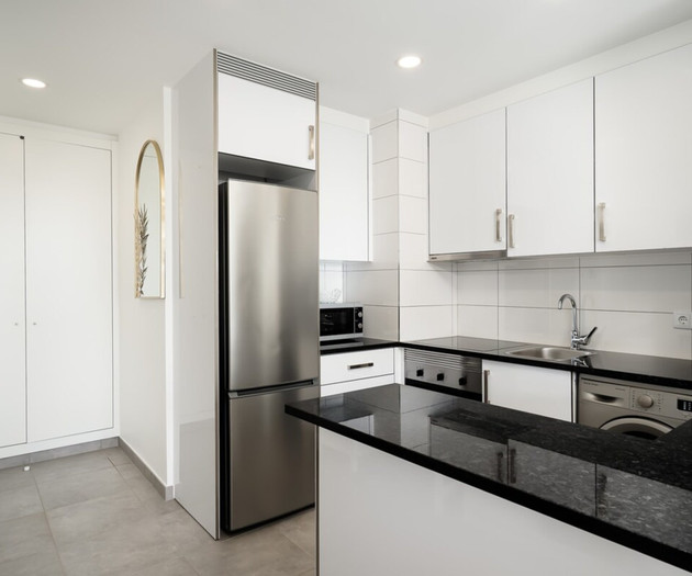 Vista Bonita - Modern apartment with ocean and mou