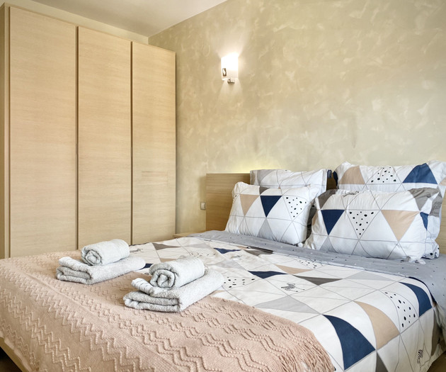 Entire Apartment for 4 Guests in Sofia, Banishora